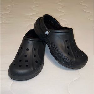 baya lined crocs